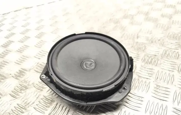 Mercedes-Benz C W204 Front door speaker A2048201902