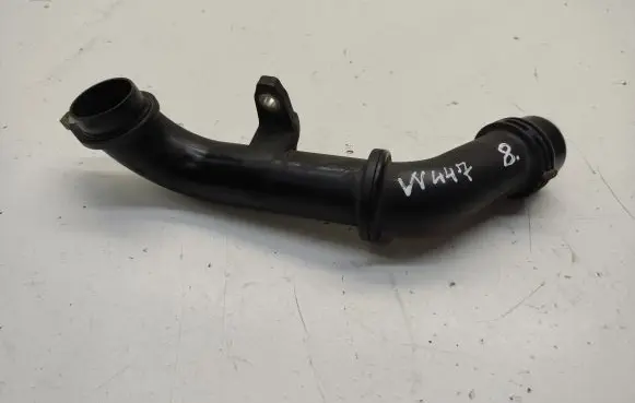Mercedes-Benz Vito Viano W447 Engine coolant pipe/hose A6512000751
