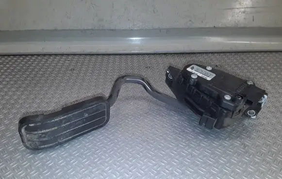 Volkswagen Sharan Accelerator throttle pedal 7M3721603D