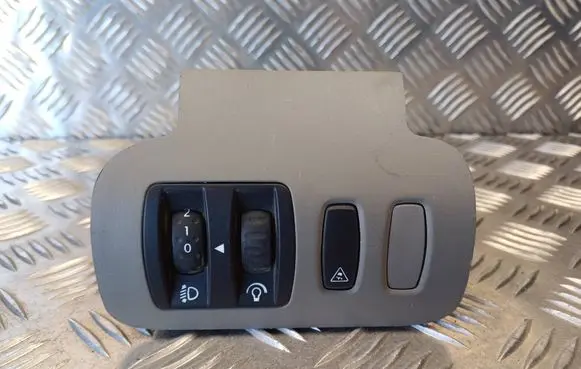 Renault Scenic II - Grand scenic II Headlight level height control switch 8200140985 8200140984
