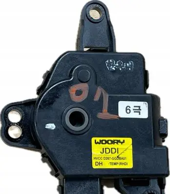 Hyundai Genesis Air flap motor/actuator D267GGDBA01