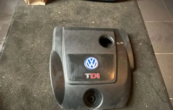 Volkswagen Golf V Engine cover (trim) 013316 054597A 038103925AJ