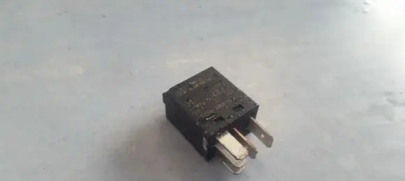Audi A4 S4 B5 8D Other relay 7M0951253C 95VW10K705EA