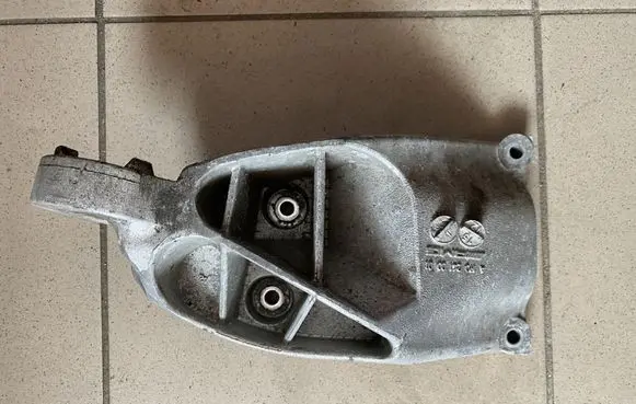Mercedes-Benz AMG GT R190 C190 Gearbox mounting bracket A1902410001