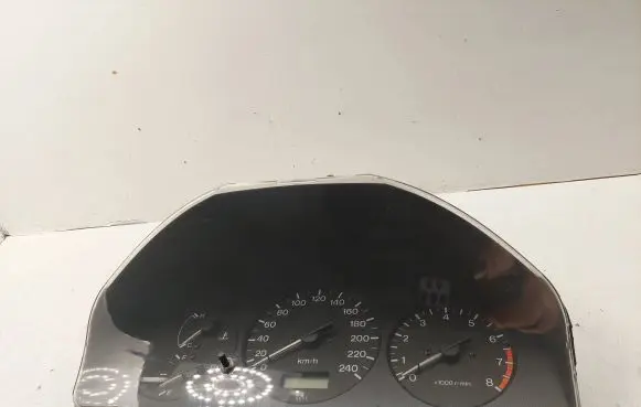 Mazda 626 Speedometer (instrument cluster) GE6WD