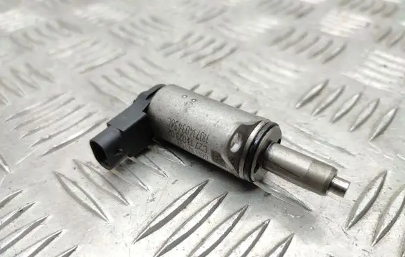 Audi A4 S4 B8 8K Camshaft vanos timing valve 06H103697A