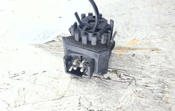 Mercedes-Benz E W124 Accelerator pedal position sensor 0025452214