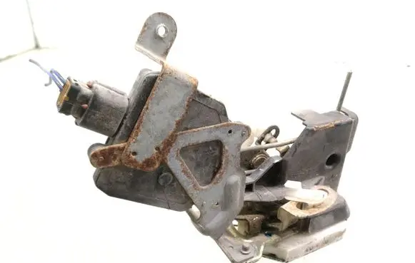 Mitsubishi Space Wagon Rear door lock 1015280110