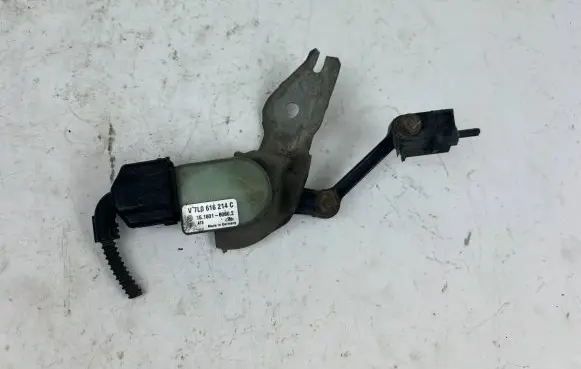 Audi Q7 4L Front height sensor lever 7L0616214C 15160160802