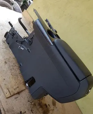 Peugeot 3008 I Center console