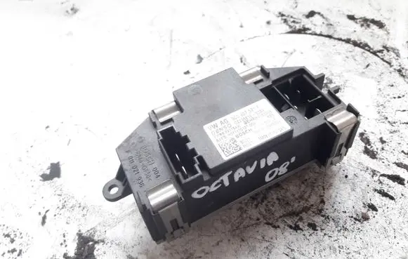 Skoda Octavia Mk2 (1Z) Heater blower fan relay 3C0907521F