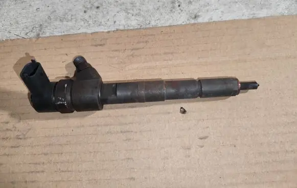 Fuel injector