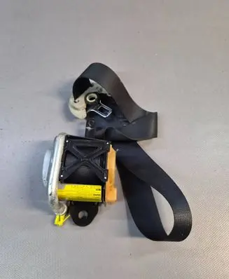 Toyota Avensis T250 Front seatbelt