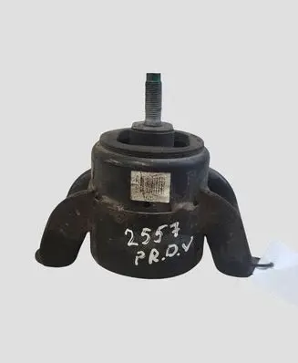 Hyundai i40 Engine mount bracket 218103Z100