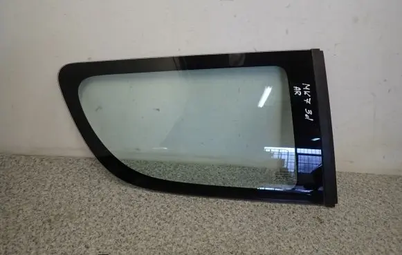 Suzuki Swift II Side middle window/glass 