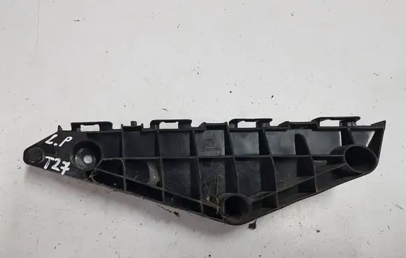 Toyota Avensis T270 Front bumper mounting bracket 