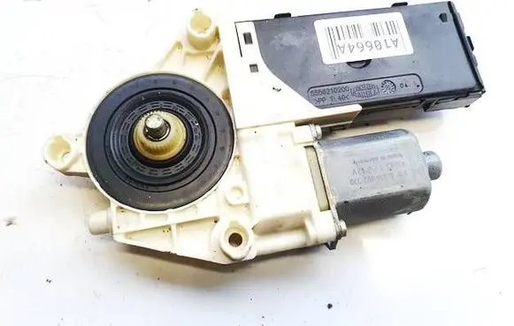 Renault Laguna III Rear door window regulator motor 0130822330