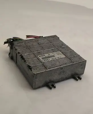 Audi A8 S8 D2 4D Engine control unit/module 4D0907557E 26SA3747 0261203609