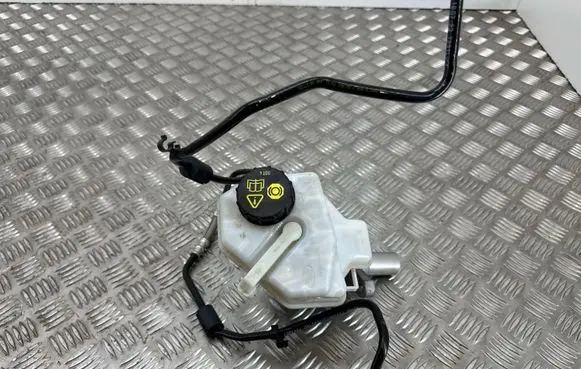 Jaguar E-Pace Brake fluid reservoir 