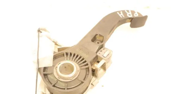 Mercedes-Benz CLS C219 Brake pedal 