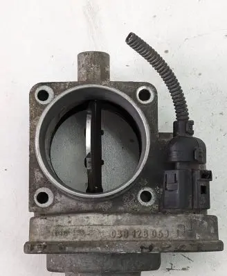 Skoda Fabia Mk1 (6Y) Throttle valve 038128063J