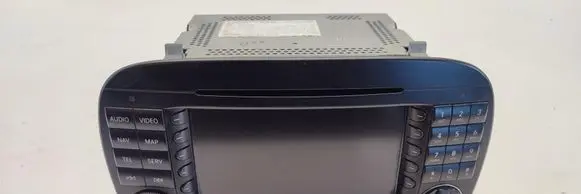 Mercedes-Benz SL AMG R230 Radio/CD/DVD/GPS head unit A2308204789
