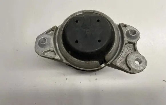 Mercedes-Benz GLC X253 C253 Engine mount bracket A2052407800