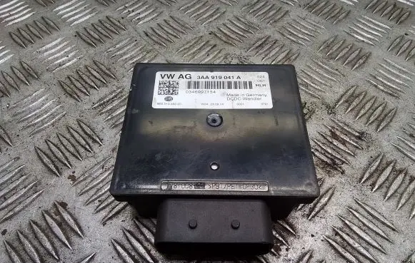 Volkswagen Transporter - Caravelle T5 Power management control unit 3AA919041A
