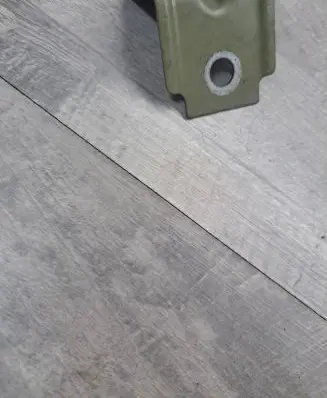 Fender mounting bracket