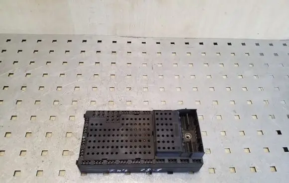 Volvo S80 Fuse module 08696040 08696098