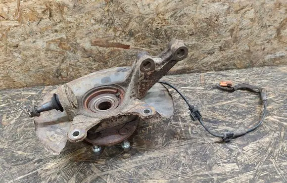 Honda Element Front wheel hub spindle knuckle