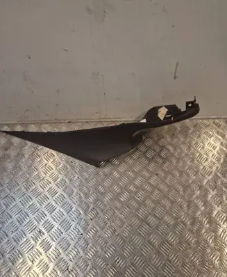 (D)pillar trim (top)