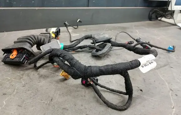 Volkswagen Jetta III Front door wiring loom 1K5971120S