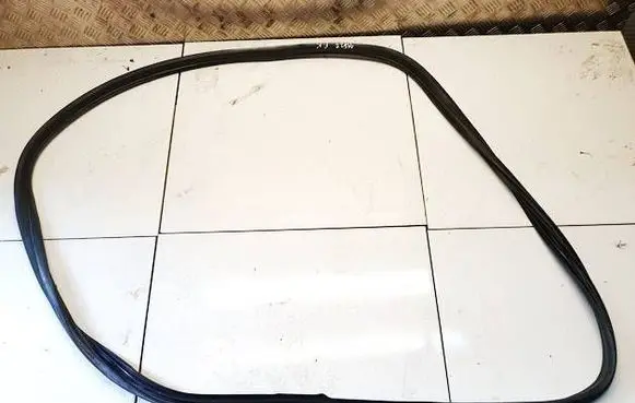 Ford Grand C-MAX Rubber seal front coupe door