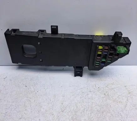 Opel Vectra C Fuse box cover 24443147518777016