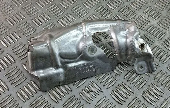 BMW X2 F39 Heat shield in engine bay 8585808