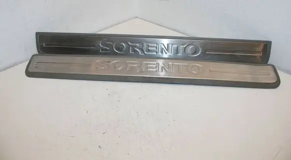 KIA Sorento Front sill trim cover 858863E000 858873E000