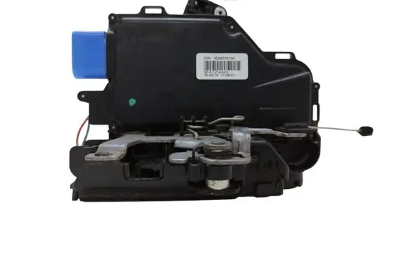 Volkswagen Caddy Front door lock 3D2837015K