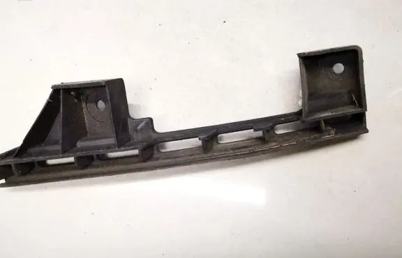 Front bumper mounting bracket