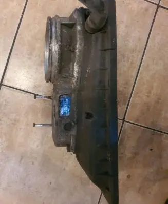 Volkswagen Golf II Mass air flow meter 027133837H 0438121011 027183