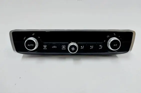 Audi Q3 F3 Climate control unit 83A820043H