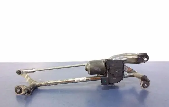 Volkswagen Golf Sportsvan Front wiper linkage and motor 5H1955119