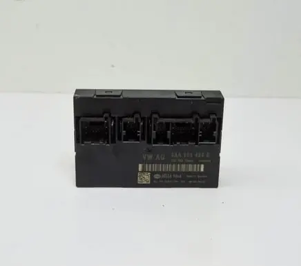 Volkswagen PASSAT B7 Central body control module 3AA959433E
