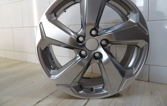 Toyota RAV 4 (XA50) R18 alloy rim 007276