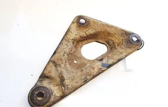 Opel Zafira A Engine mounting bracket 