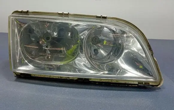 Volvo S40, V40 Headlight/headlamp 30899683