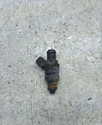 Audi A6 S6 C5 4B Fuel injector