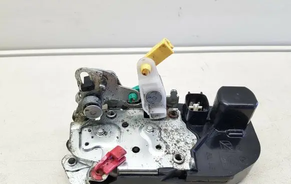 Chrysler 300 - 300C Rear door lock I120032 nr7378