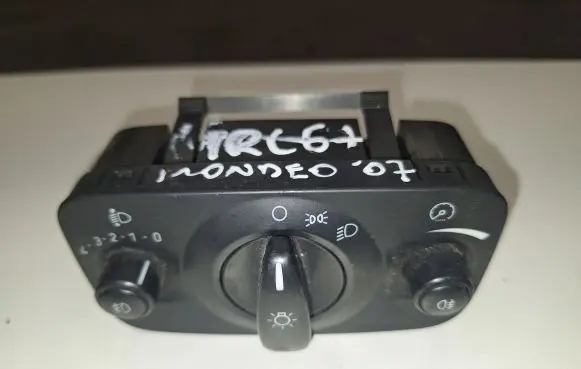 Ford Mondeo Mk III Light switch 04066404 70962