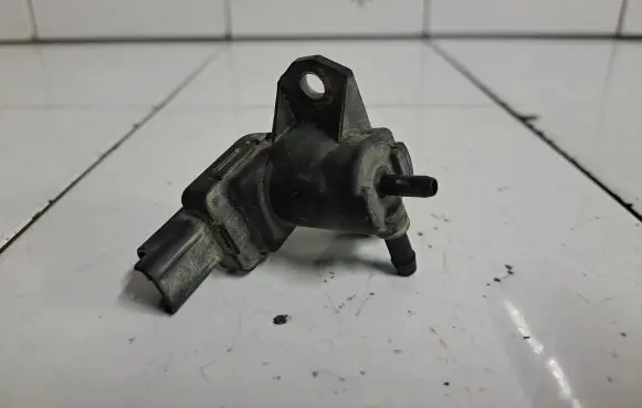 Citroen Berlingo Turbo solenoid valve 9688124580